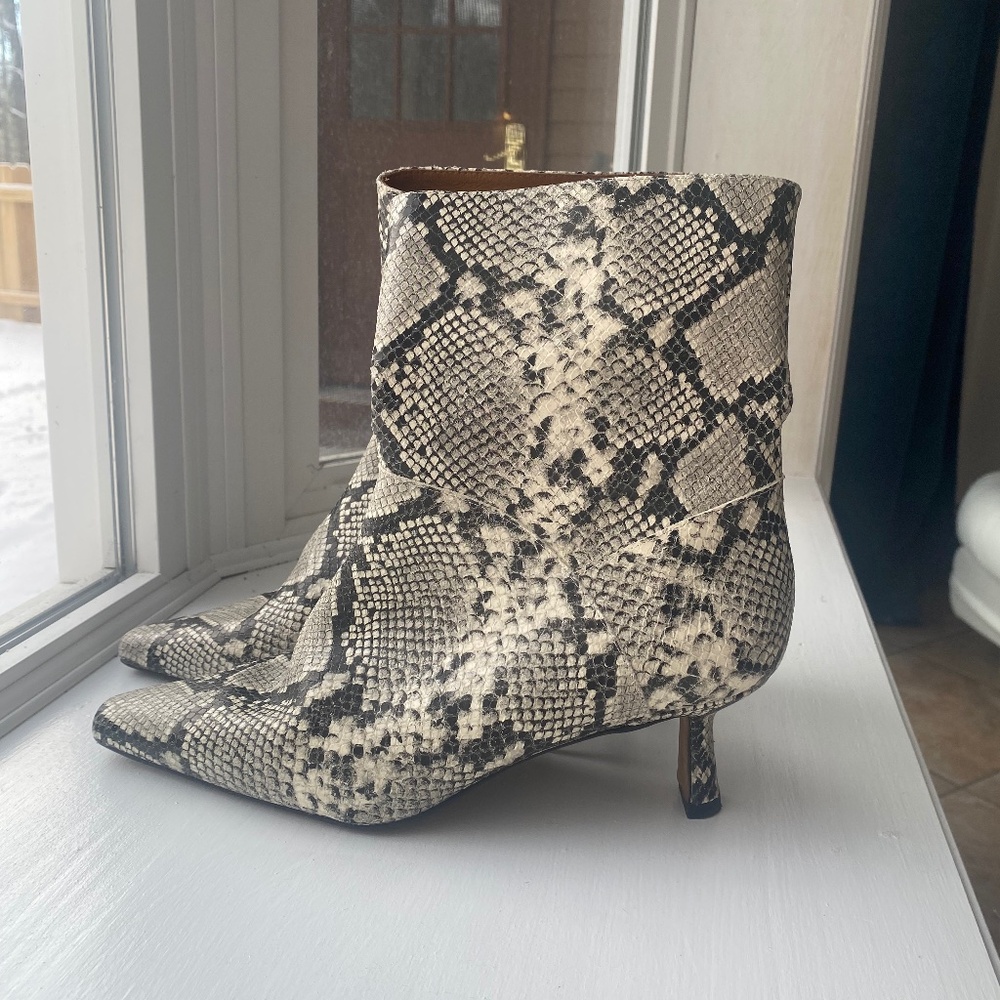 Maeve snakeprint bootie sz 40
